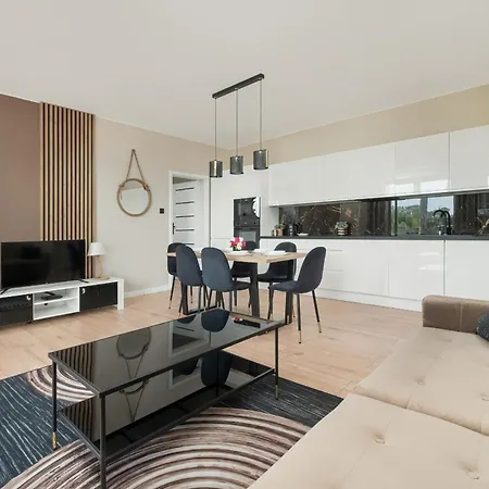 Przestronny Z Parkingiem We Władysławowie By Renters