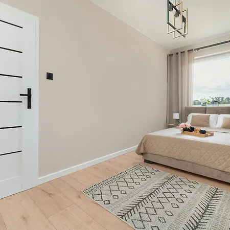 Przestronny Z Parkingiem We Wladyslawowie By Renters Apartamento Władysławowo